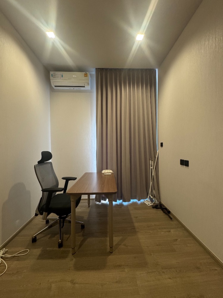 For SaleCondoLadprao, Central Ladprao : Urgent sale!! The Clover Park Residence, 2 bedrooms, 1 bathroom, 50 square meters, high floor, garden view, fully furnished