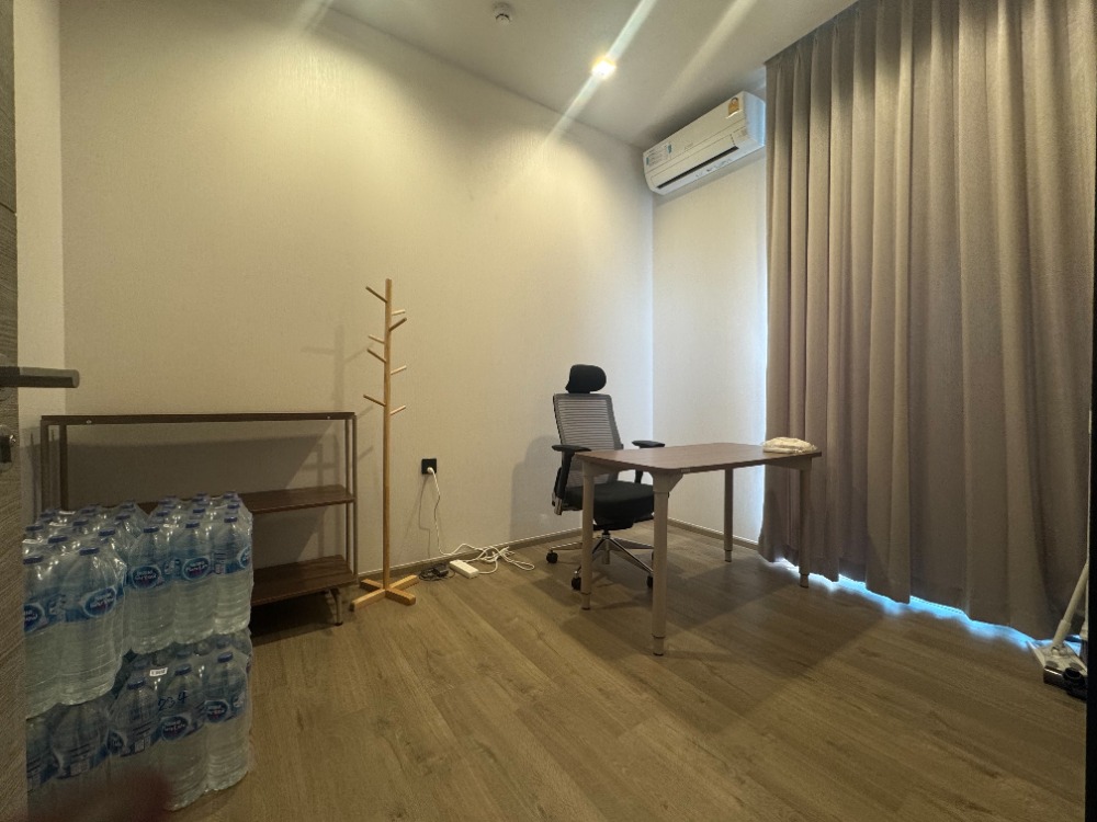 For SaleCondoLadprao, Central Ladprao : Urgent sale!! The Clover Park Residence, 2 bedrooms, 1 bathroom, 50 square meters, high floor, garden view, fully furnished