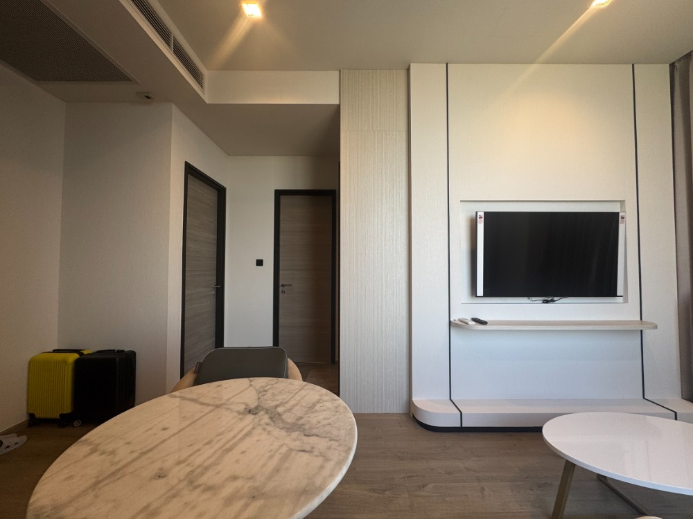 For SaleCondoLadprao, Central Ladprao : Urgent sale!! The Clover Park Residence, 2 bedrooms, 1 bathroom, 50 square meters, high floor, garden view, fully furnished