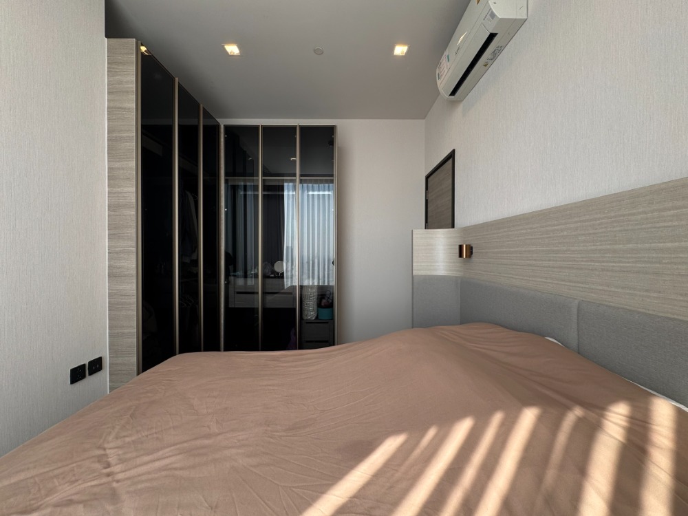 For SaleCondoLadprao, Central Ladprao : Urgent sale!! The Clover Park Residence, 2 bedrooms, 1 bathroom, 50 square meters, high floor, garden view, fully furnished