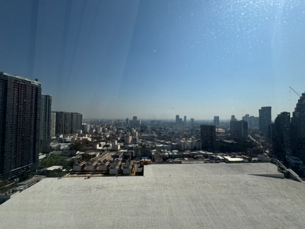 For SaleCondoLadprao, Central Ladprao : Urgent sale!! The Clover Park Residence, 2 bedrooms, 1 bathroom, 50 square meters, high floor, garden view, fully furnished