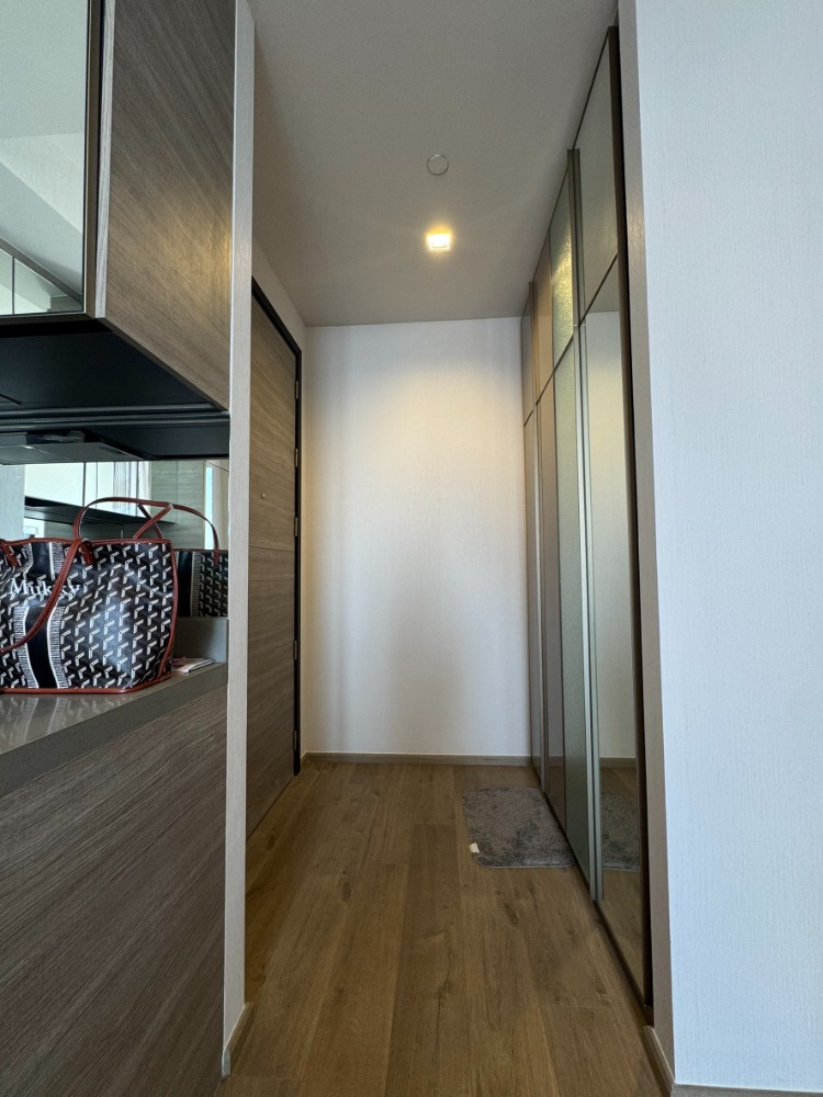 For SaleCondoLadprao, Central Ladprao : Urgent sale!! The Clover Park Residence, 2 bedrooms, 1 bathroom, 50 square meters, high floor, garden view, fully furnished