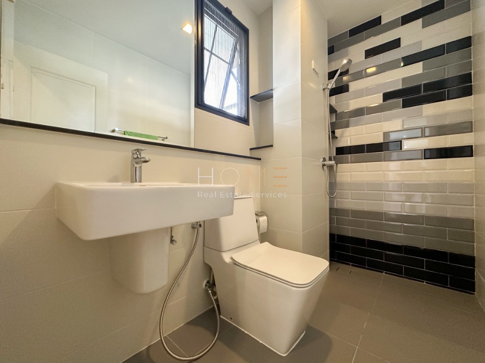 ขายบ้านพระราม 5 ราชพฤกษ์ บางกรวย : บ้านเดี่ยว บางกอก บูเลอวาร์ด สาทร - ปิ่นเกล้า 2 / 4 ห้องนอน (ขาย), Bangkok Boulevard Sathorn - Pinklao 2 / Detached House 4 Bedrooms (FOR SALE) BALL131