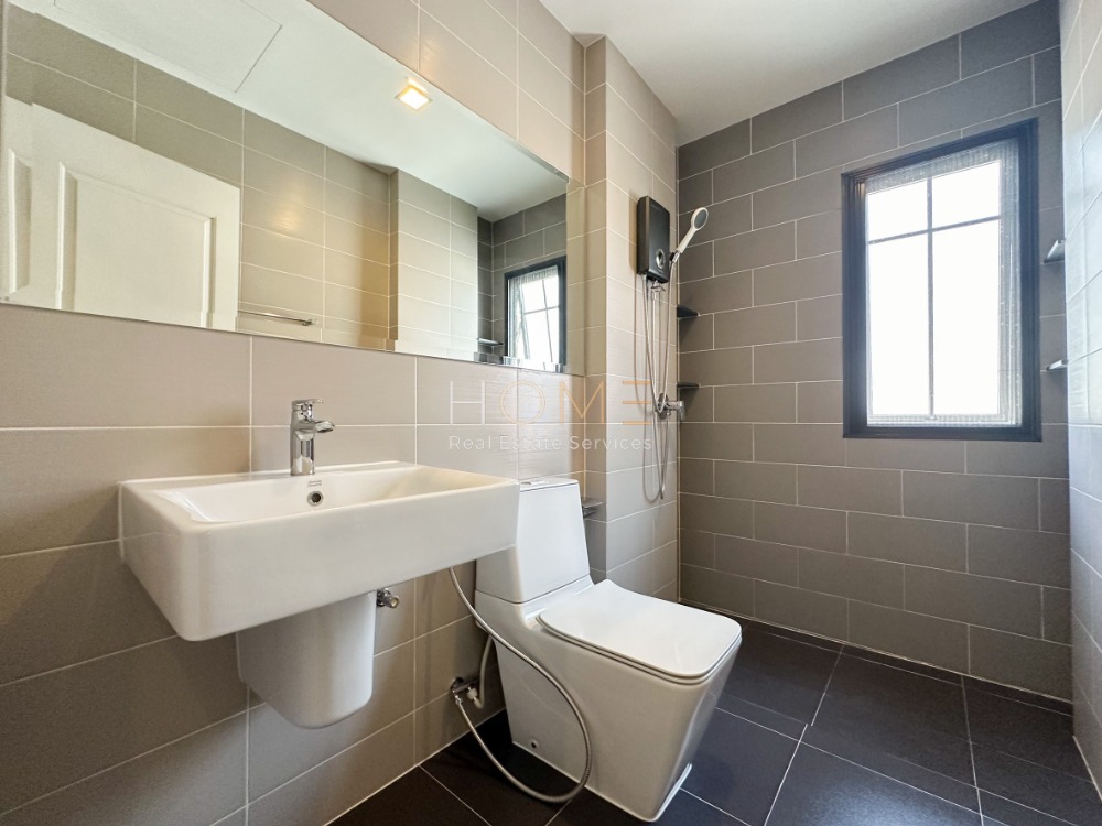 ขายบ้านพระราม 5 ราชพฤกษ์ บางกรวย : บ้านเดี่ยว บางกอก บูเลอวาร์ด สาทร - ปิ่นเกล้า 2 / 4 ห้องนอน (ขาย), Bangkok Boulevard Sathorn - Pinklao 2 / Detached House 4 Bedrooms (FOR SALE) BALL131