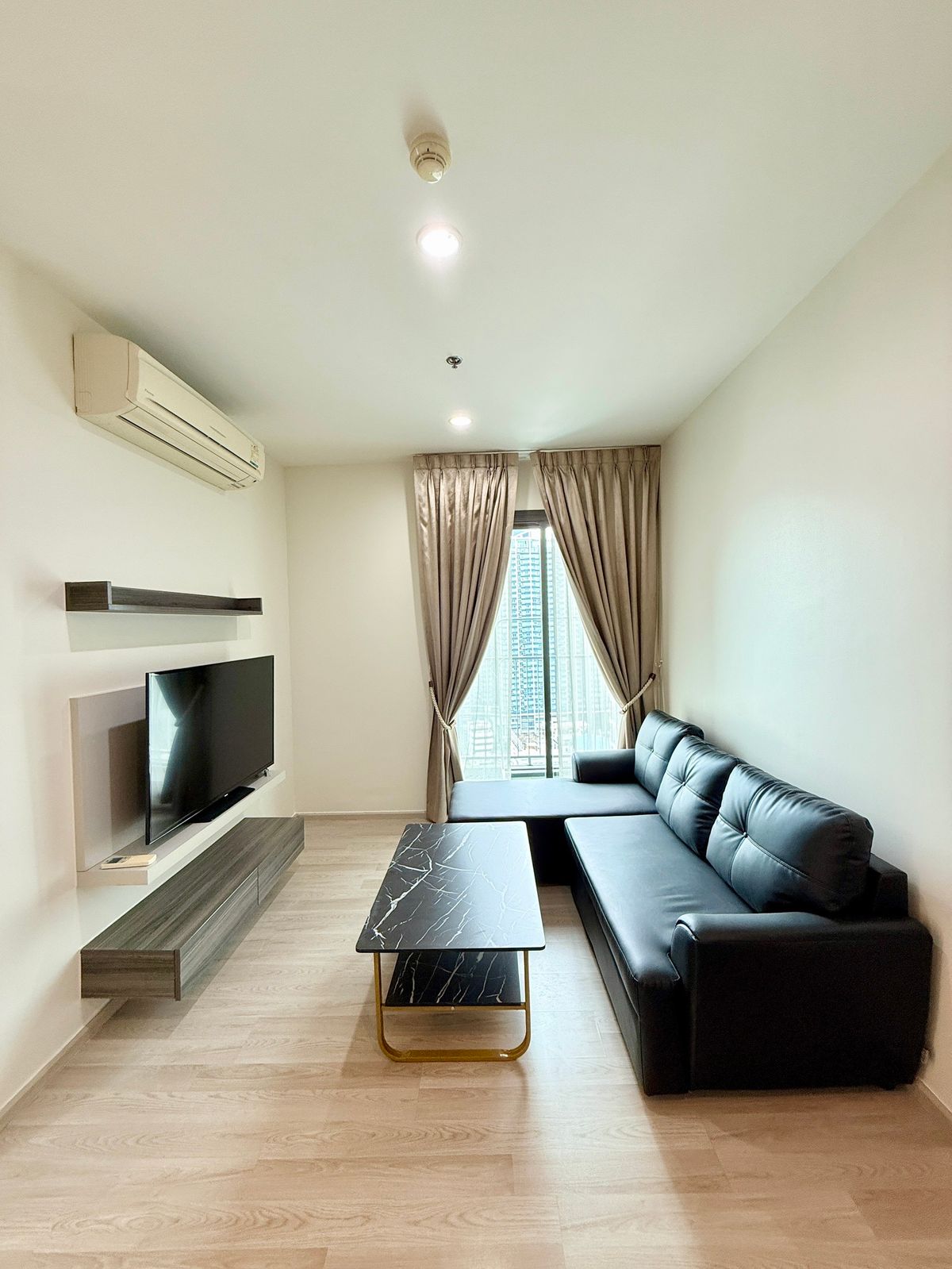 ให้เช่าคอนโดรัชดา ห้วยขวาง : ห้องว่าง RENT /ให้เช่า Centric Huai Khwang   2 ห้องนอน ชั้น23  50 ตรม. วิวสวย