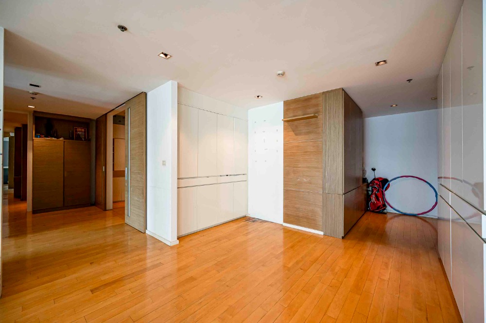 ขายคอนโดวิทยุ ชิดลม หลังสวน : 📢 ขาย แอทธินี เรสซิเด้นซ์ I Athenee Residence 3 ห้องนอน 209 ตรม. ติดต่อ 📲 093-616-4456 (ฝ่ายขาย)