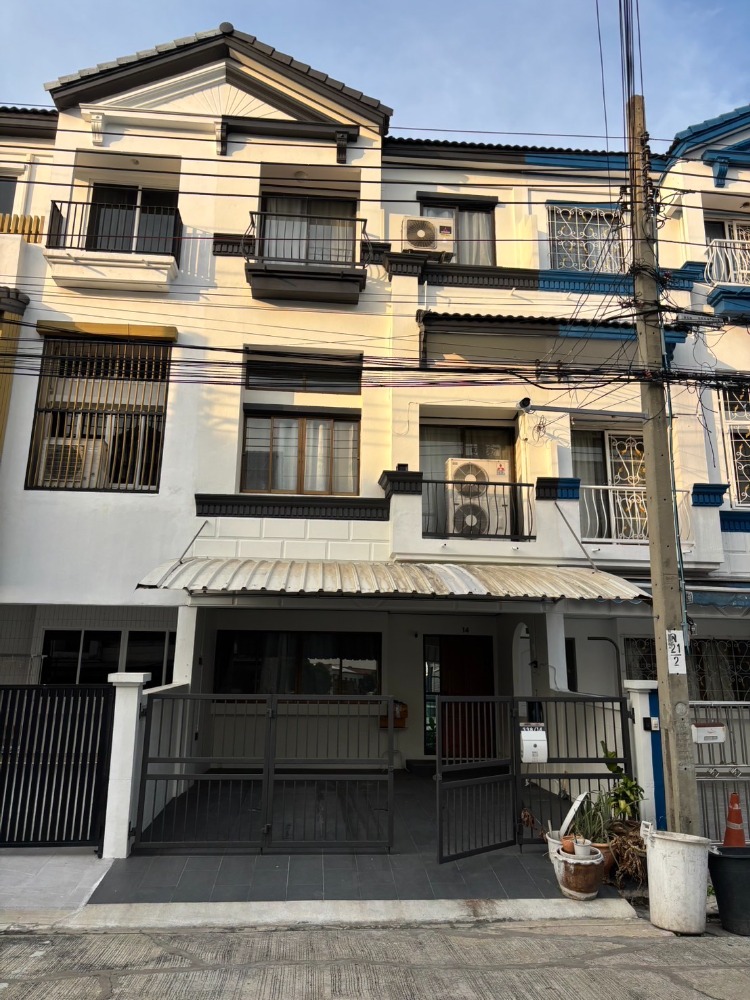 For RentHousePattanakan, Srinakarin : ★ Zenmura Village Srinakarin-Bangna ★ 2-story detached house, 215 sq m. (3 bedrooms, 3 bathrooms, 1 kitchen, 2 parking spaces), ★ near Mega Bangna, Ikea, Central Bangna ★ Many amenities★ Complete electrical appliances