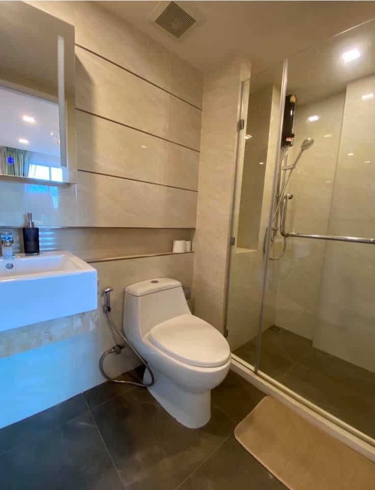 ขายคอนโดอ่อนนุช อุดมสุข : วิวสระ ห้องสวยตรงปกเฟอร์ฯครบ⭐The Light New York (เดอะ ไลท์ นิวยอร์ค)