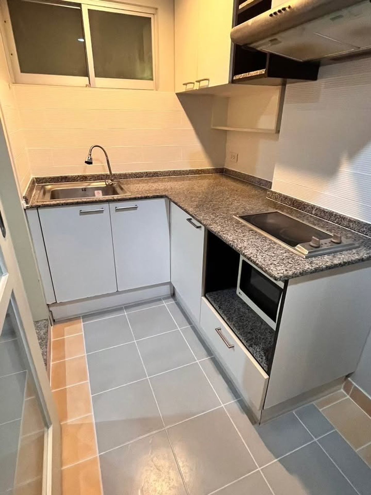 ขายคอนโดอ่อนนุช อุดมสุข : ห้องสวยรีโนเวทใหม่ เฟอร์ฯครบ⭐Lumpini Ville Sukhumvit 77 (ลุมพินี วิลล์ สุขุมวิท 77)