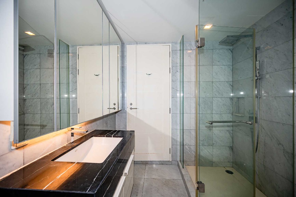 For SaleCondoWitthayu, Chidlom, Langsuan, Ploenchit : 📢 Urgent sale, Preen by Sansiri I Preen by Sansiri, 3 bedrooms, area 144 sq m. Contact 📲 093-616-4456 (Sales Department)