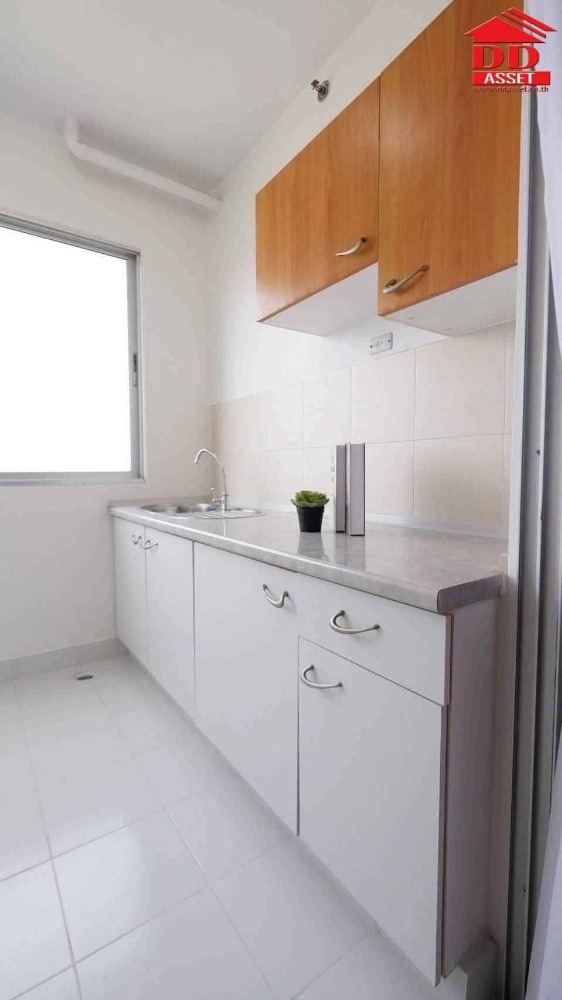 For SaleCondoPattanakan, Srinakarin : For Sale Supalai Park Srinakarin, next to the Yellow Line, Sri Udom Station, property code: C8276