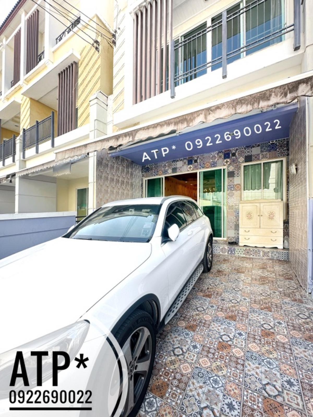 For RentTownhomeKaset Nawamin,Ladplakao : **RENT 28K** Furnished Townhome 22sqw/2FL/3BB/5AC/1Walk-inCloset/Living/Kitchen/1-2Parking @ Ladprakow Kaset-Nawamin (RamIntra)