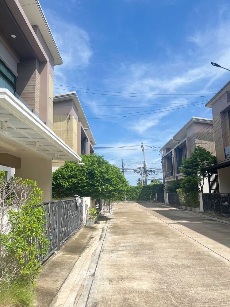 ขายนนทบุรี บางใหญ่ บางบัวทอง : ขาย S Gate Premium กาญจนาภิเษก ซ.กันตนา 3 นอน 3 น้ำ 40 ตร.วา หลังมุม