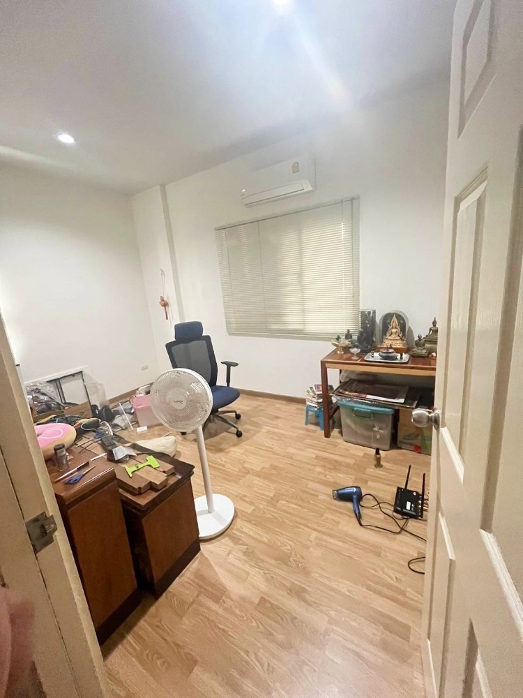 ขายนนทบุรี บางใหญ่ บางบัวทอง : ขาย S Gate Premium กาญจนาภิเษก ซ.กันตนา 3 นอน 3 น้ำ 40 ตร.วา หลังมุม