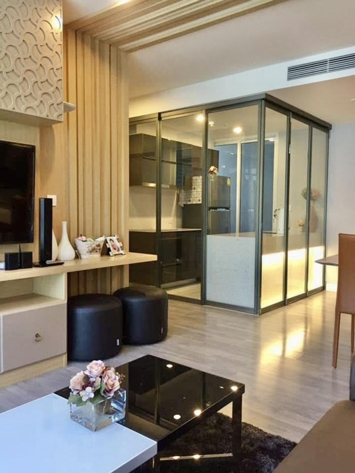 ขายคอนโดสาทร นราธิวาส : 📢👇 Good deal for corner unit at The Room Sathorn - TanonPun  one of the most sought-after condominiums for living or investment because it is located in an area close to numerous business centers, schools and hospitals.