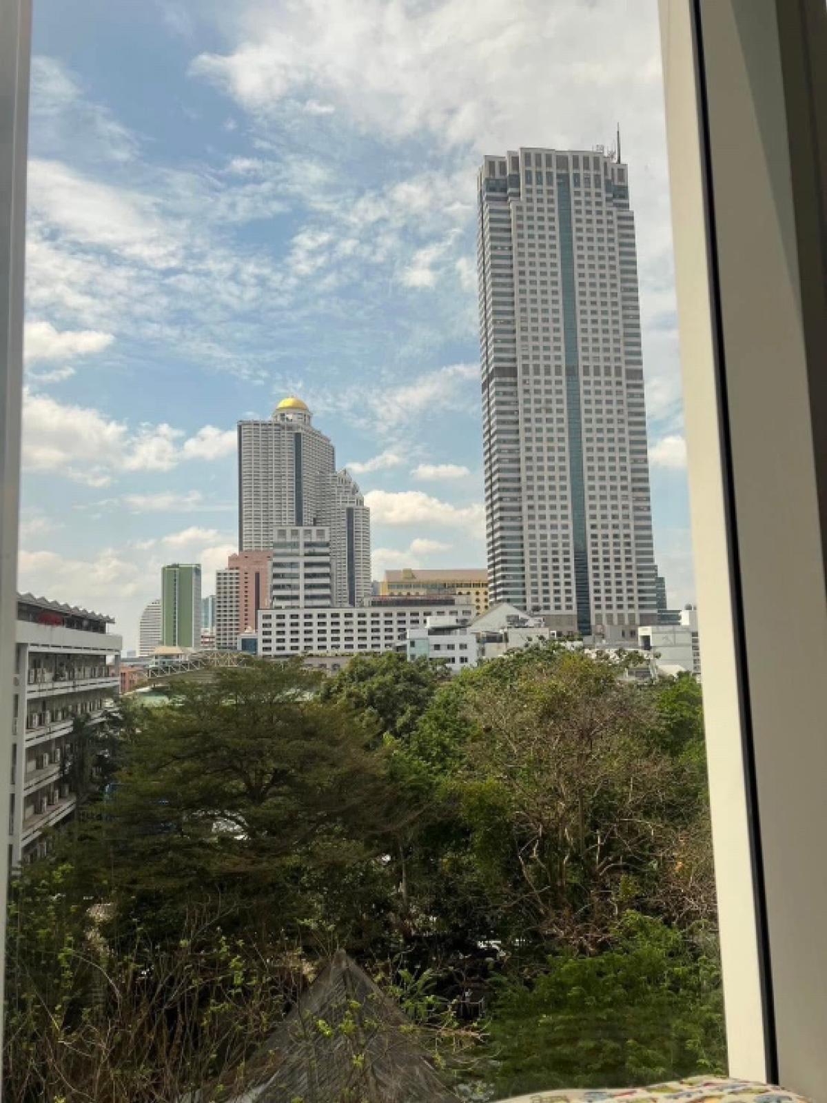 ขายคอนโดสาทร นราธิวาส : 📢👇 Good deal for corner unit at The Room Sathorn - TanonPun  one of the most sought-after condominiums for living or investment because it is located in an area close to numerous business centers, schools and hospitals.