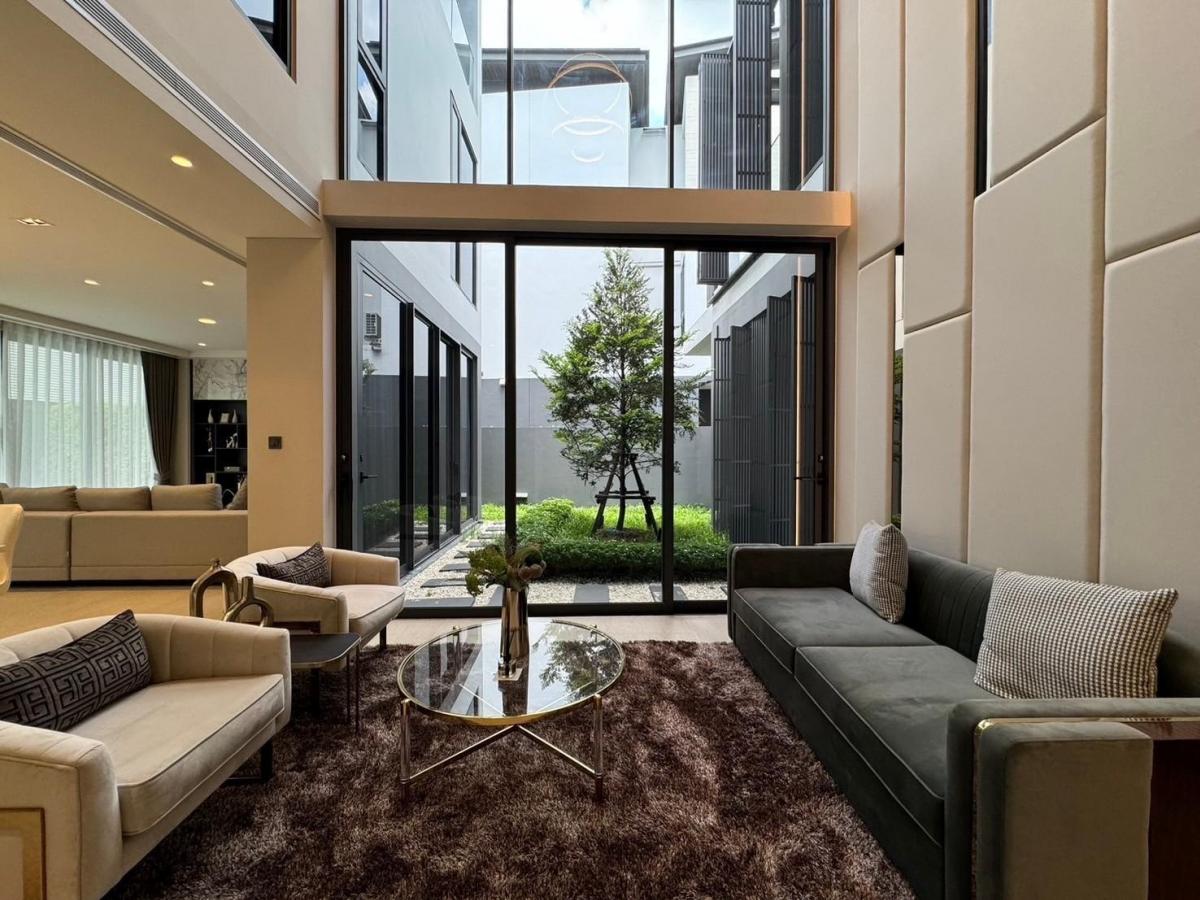 ให้เช่าบ้านพัฒนาการ ศรีนครินทร์ : Pool Villa For Rent  (516 sqm.)