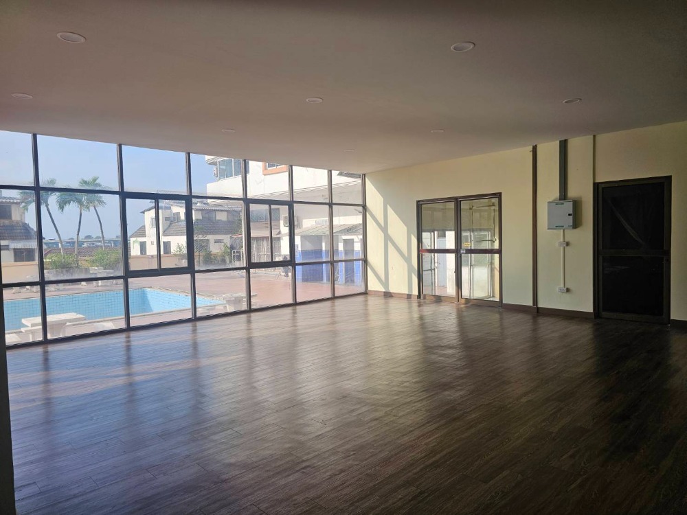 For RentOfficePinklao, Charansanitwong : Office for rent, Onpa Tower building, near MRT Sirindhorn, only 800 meters, size 172 sq m., 25k/month
