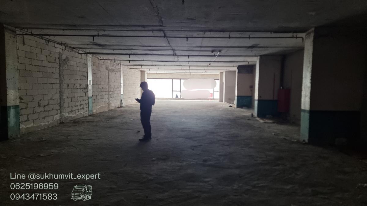 For RentRetail SpaceSukhumvit, Asoke, Thonglor : BTS Asoke Nana for rent, space, cheap price, 300 square meters, price 800 baht per square meter, suitable for a restaurant, service business