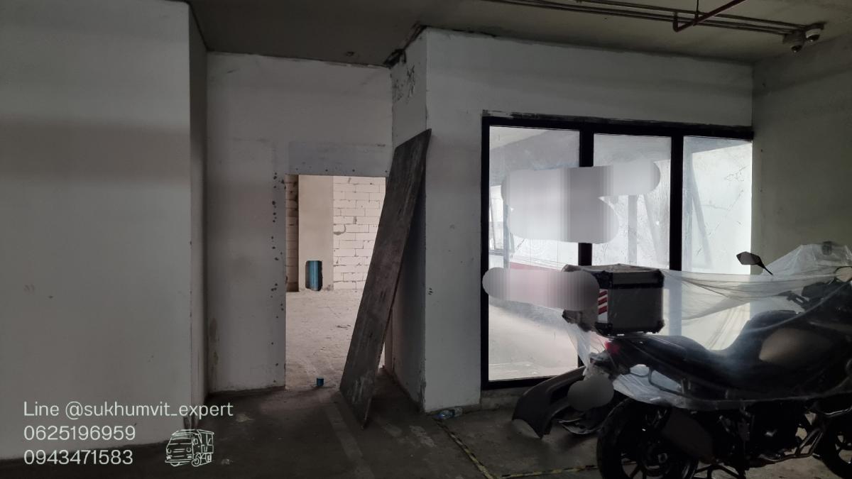 For RentRetail SpaceSukhumvit, Asoke, Thonglor : BTS Asoke Nana for rent, space, cheap price, 300 square meters, price 800 baht per square meter, suitable for a restaurant, service business