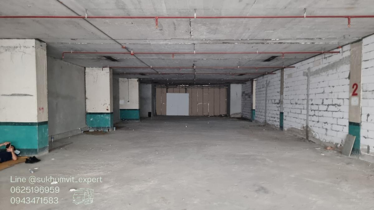 For RentRetail SpaceSukhumvit, Asoke, Thonglor : BTS Asoke Nana for rent, space, cheap price, 300 square meters, price 800 baht per square meter, suitable for a restaurant, service business