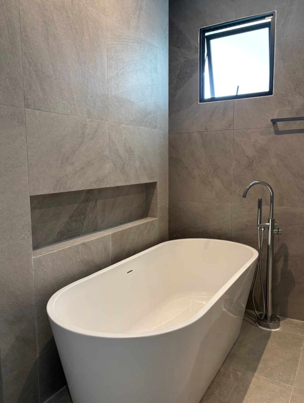 For SaleTownhomeSapankwai,Jatujak : 📢👇 Newly built 3 and a half story house. With elevator in the house Ready to move in February 2025, near BTS, convenient travel on many routes, near Chatuchak Park, Central Lat Phrao, can make an appointment to view *reference picture*