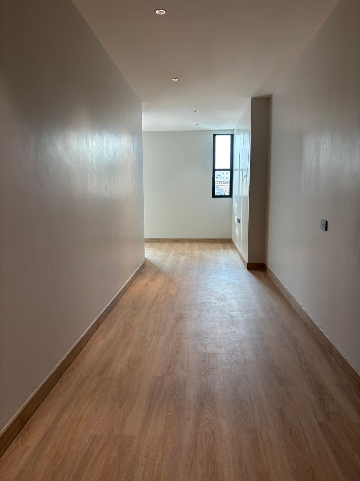 For SaleTownhomeSapankwai,Jatujak : 📢👇 Newly built 3 and a half story house. With elevator in the house Ready to move in February 2025, near BTS, convenient travel on many routes, near Chatuchak Park, Central Lat Phrao, can make an appointment to view *reference picture*