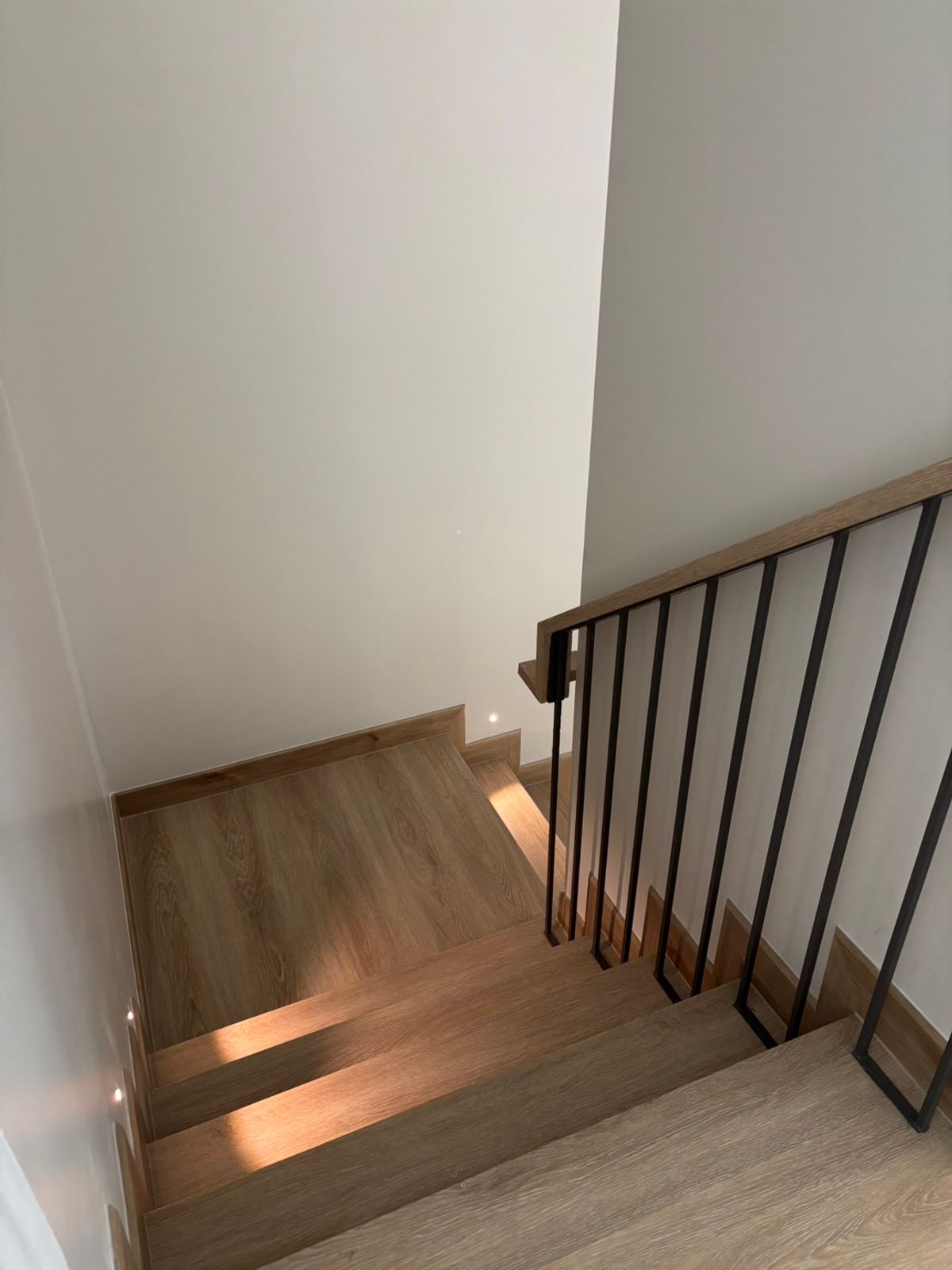 For SaleTownhomeSapankwai,Jatujak : 📢👇 Newly built 3 and a half story house. With elevator in the house Ready to move in February 2025, near BTS, convenient travel on many routes, near Chatuchak Park, Central Lat Phrao, can make an appointment to view *reference picture*