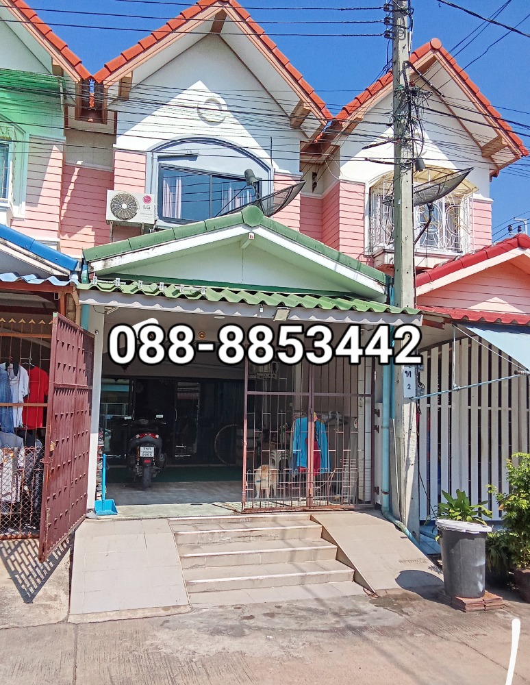 For SaleTownhomeBang kae, Phetkasem : For sale: Arunthong Village 3 Phetkasem 69, along the northern side of Khlong Phasi Charoen (Arunthong 3 Phetkasem69), townhouse, size 18 sq m, 3 bedrooms, 2 bathrooms, 1 kitchen, 1 large living room, newly decorated, ready to move in, price 2.29 million.