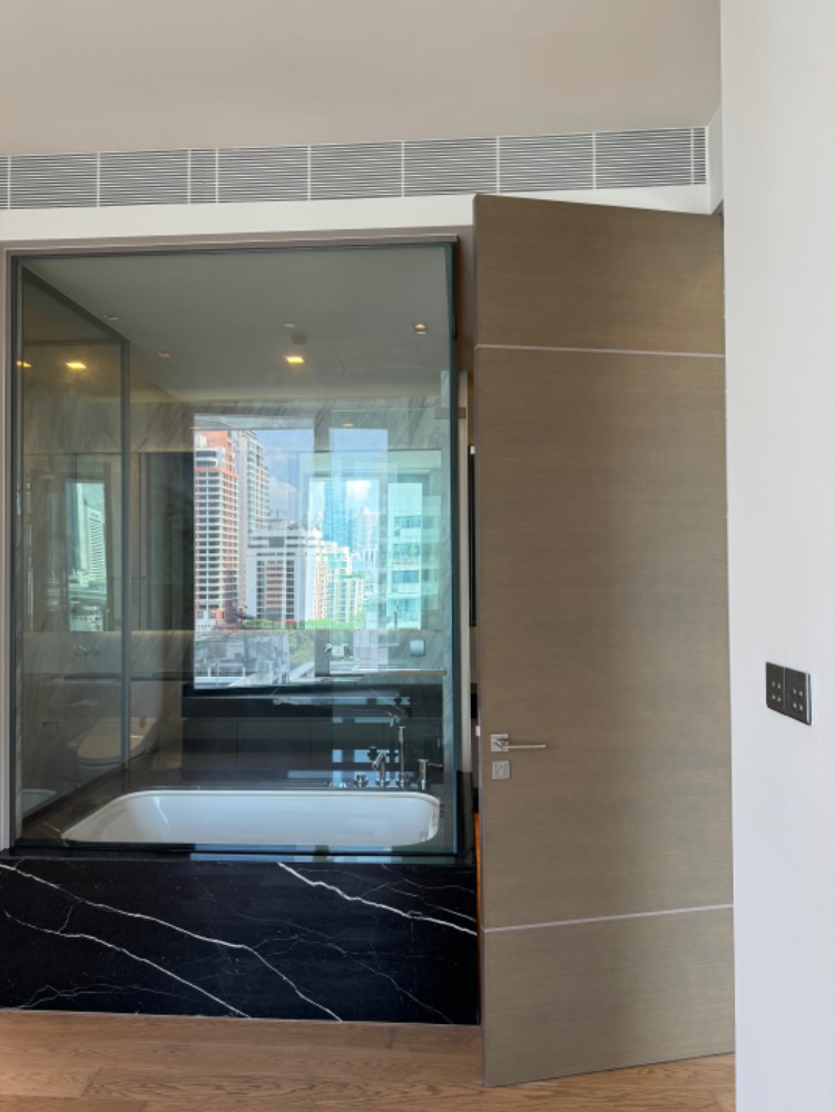 ขายคอนโดสีลม ศาลาแดง บางรัก : Saladaeng One【𝐒𝐄𝐋𝐋】🔥สไตล์ที่เรียบง่ายแต่ทรงพลัง การออกแบบที่พิถีพิถันในทุกรายละเอียด พร้อมเข้าอยู่แล้ววันนี้!!🔥 ติดต่อไลน์ไอดี: @hacondo