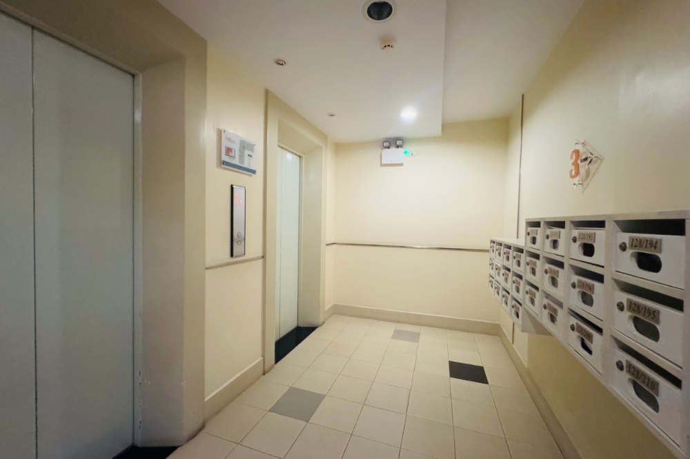 For SaleCondoBangna, Bearing, Lasalle : Selling below cost appraisal, Supalai City Resort Bearing Station, Sukhumvit 105, corner room, ready to move in