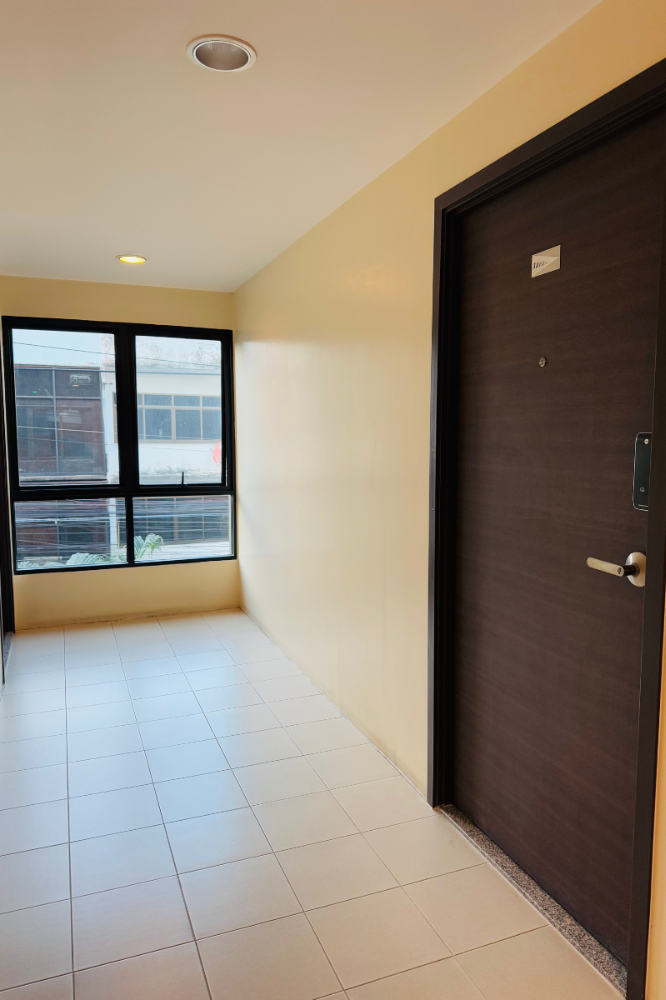 For SaleCondoBangna, Bearing, Lasalle : Selling below cost appraisal, Supalai City Resort Bearing Station, Sukhumvit 105, corner room, ready to move in