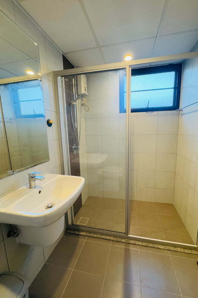 For SaleCondoBangna, Bearing, Lasalle : Selling below cost appraisal, Supalai City Resort Bearing Station, Sukhumvit 105, corner room, ready to move in