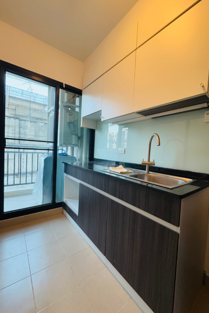 For SaleCondoBangna, Bearing, Lasalle : Selling below cost appraisal, Supalai City Resort Bearing Station, Sukhumvit 105, corner room, ready to move in