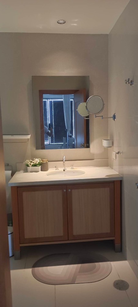 For SaleCondoSukhumvit, Asoke, Thonglor : For sale Condo The Emporio place 24 high floor (S03-1560)