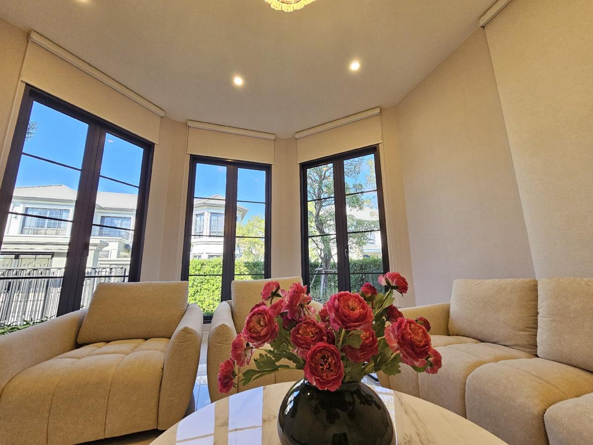 ให้เช่าบ้านพัฒนาการ ศรีนครินทร์ : Narasiri Krungthep Kreetha  For Rent Newly Built House 359,000/Month