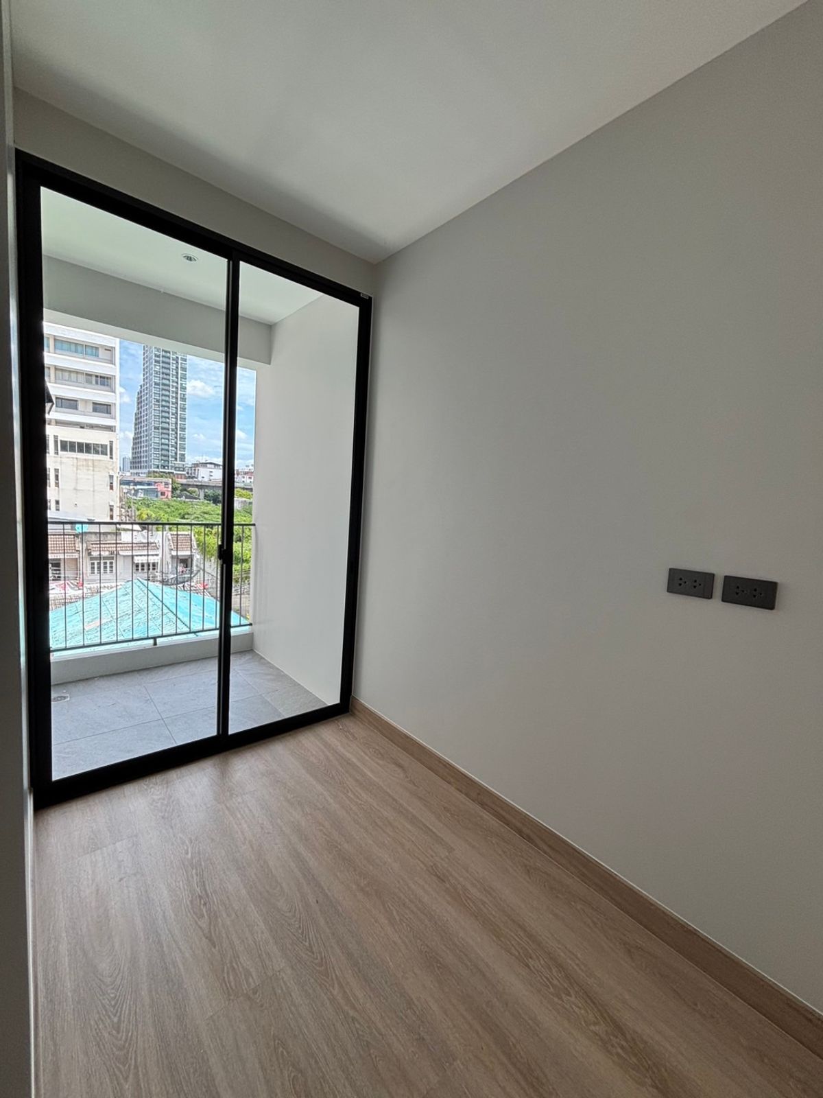 For SaleTownhomeSapankwai,Jatujak : 📢👇 Newly built 3 and a half story house. With elevator in the house Ready to move in February 2025, near BTS, convenient travel on many routes, near Chatuchak Park, Central Lat Phrao, can make an appointment to view *reference picture*