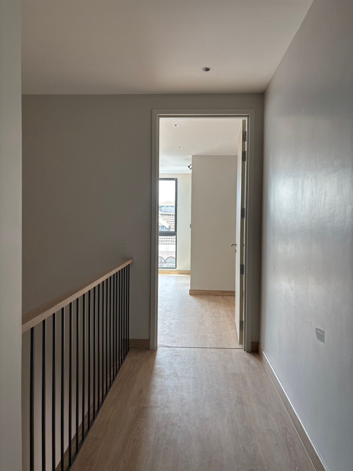 For SaleTownhomeSapankwai,Jatujak : 📢👇 Newly built 3 and a half story house. With elevator in the house Ready to move in February 2025, near BTS, convenient travel on many routes, near Chatuchak Park, Central Lat Phrao, can make an appointment to view *reference picture*