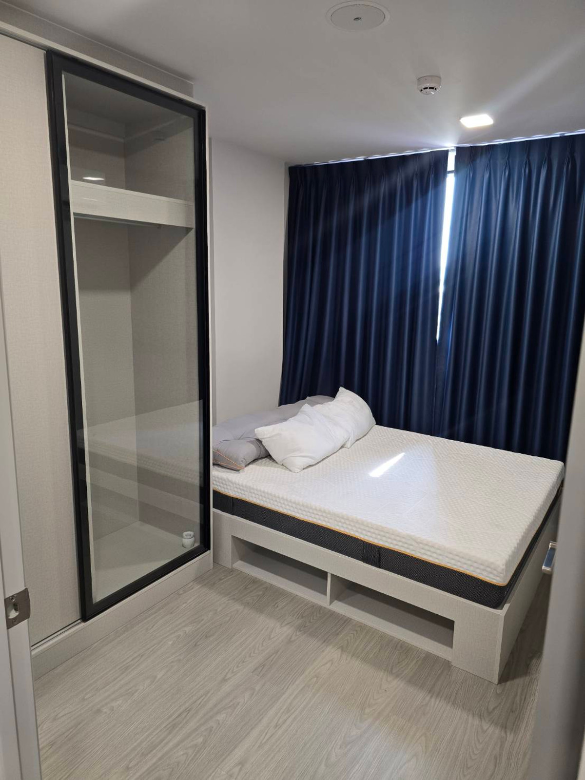 ให้เช่าคอนโดอ่อนนุช อุดมสุข : Atmoz Oasis Onnut,  ใกล้รถไฟฟ้าสายสีเหลืองสถานีศรีนุช, ส่วนกลางขนาดใหญ่, 1ห้องนอนห้องมุม, ให้เช่า 10k ติดต่อเลย