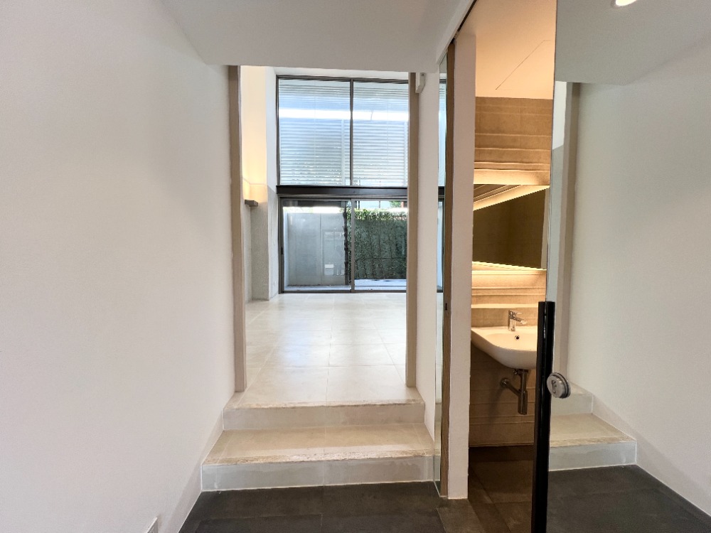 ขายทาวน์โฮมมีนบุรี-ร่มเกล้า : ขายทาวน์โฮมหรู เทพา รามคำแหง 118 (Dhepa Ramkhamhaeng 118) รีโนเวตใหม่ ใกล้โรงเรียนนานาชาติ  Ascot