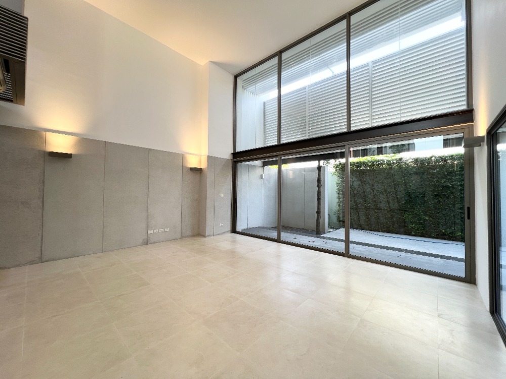 ขายทาวน์โฮมมีนบุรี-ร่มเกล้า : ขายทาวน์โฮมหรู เทพา รามคำแหง 118 (Dhepa Ramkhamhaeng 118) รีโนเวตใหม่ ใกล้โรงเรียนนานาชาติ  Ascot