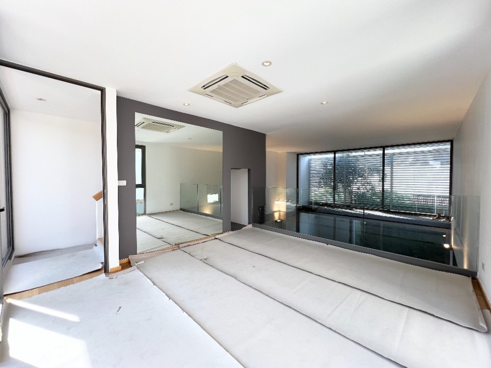 ขายทาวน์โฮมมีนบุรี-ร่มเกล้า : ขายทาวน์โฮมหรู เทพา รามคำแหง 118 (Dhepa Ramkhamhaeng 118) รีโนเวตใหม่ ใกล้โรงเรียนนานาชาติ  Ascot