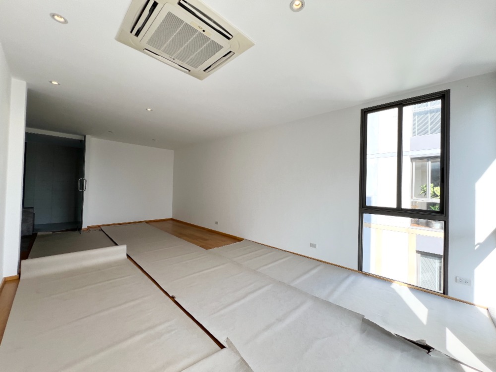 ขายทาวน์โฮมมีนบุรี-ร่มเกล้า : ขายทาวน์โฮมหรู เทพา รามคำแหง 118 (Dhepa Ramkhamhaeng 118) รีโนเวตใหม่ ใกล้โรงเรียนนานาชาติ  Ascot