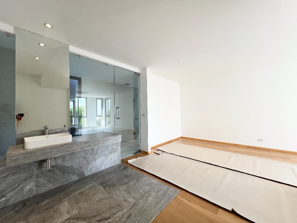 ขายทาวน์โฮมมีนบุรี-ร่มเกล้า : ขายทาวน์โฮมหรู เทพา รามคำแหง 118 (Dhepa Ramkhamhaeng 118) รีโนเวตใหม่ ใกล้โรงเรียนนานาชาติ  Ascot