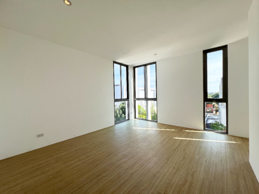 ขายทาวน์โฮมมีนบุรี-ร่มเกล้า : ขายทาวน์โฮมหรู เทพา รามคำแหง 118 (Dhepa Ramkhamhaeng 118) รีโนเวตใหม่ ใกล้โรงเรียนนานาชาติ  Ascot