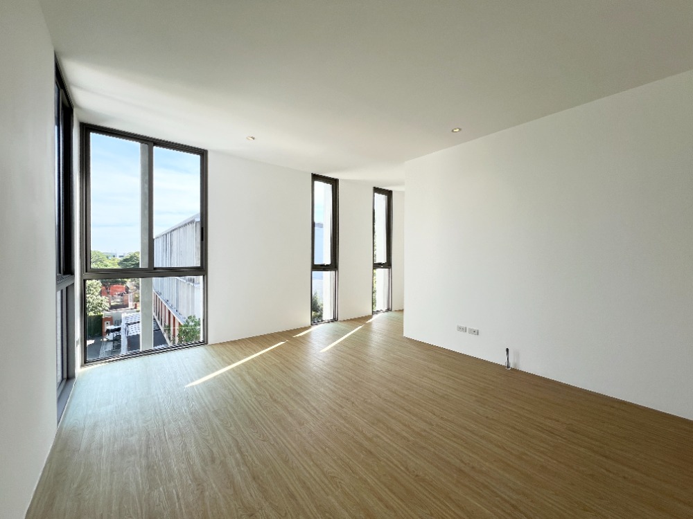 ขายทาวน์โฮมมีนบุรี-ร่มเกล้า : ขายทาวน์โฮมหรู เทพา รามคำแหง 118 (Dhepa Ramkhamhaeng 118) รีโนเวตใหม่ ใกล้โรงเรียนนานาชาติ  Ascot