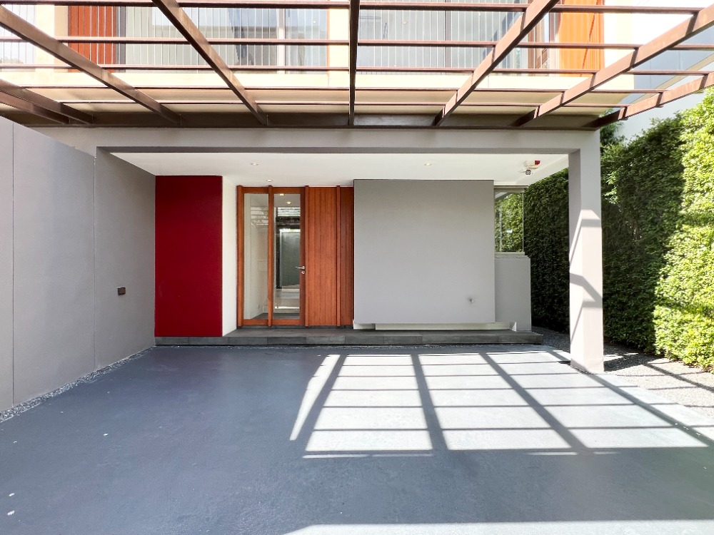 ขายทาวน์โฮมมีนบุรี-ร่มเกล้า : ขายทาวน์โฮมหรู เทพา รามคำแหง 118 (Dhepa Ramkhamhaeng 118) รีโนเวตใหม่ ใกล้โรงเรียนนานาชาติ  Ascot