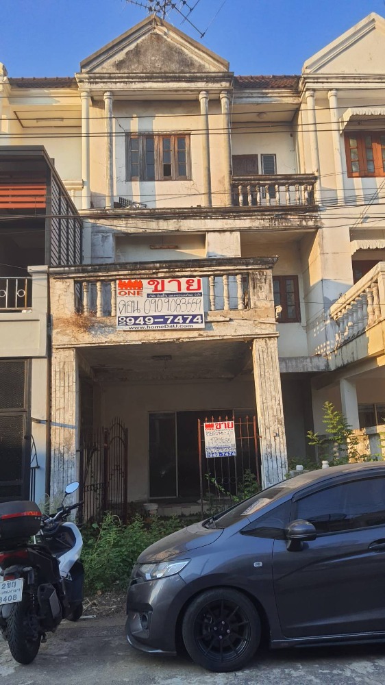 For SaleTownhomeNawamin, Ramindra : ✨ Urgent sale! 3-storey townhouse, good structure, prime location, only 1.2 million baht! ✨