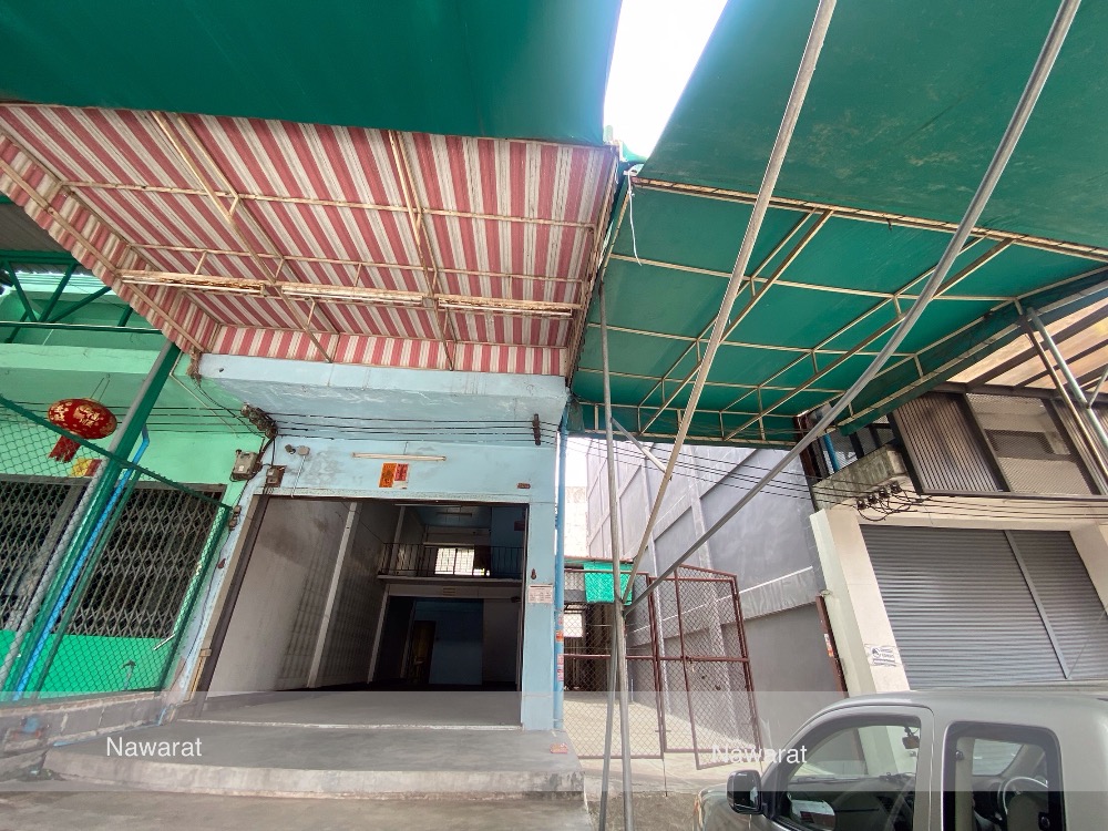 For RentShop HouseEakachai, Bang Bon : For rent: 4-storey commercial building, parking for 4-5 cars, on the main road, entrance to Soi Ekamai 94