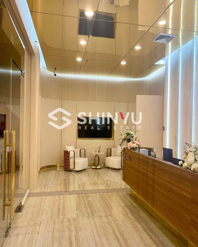 For RentOfficeRama9, Petchburi, RCA : Luxury office in the heart of RCA for rent! 180,000 baht per month 🔥 [CM2501002]